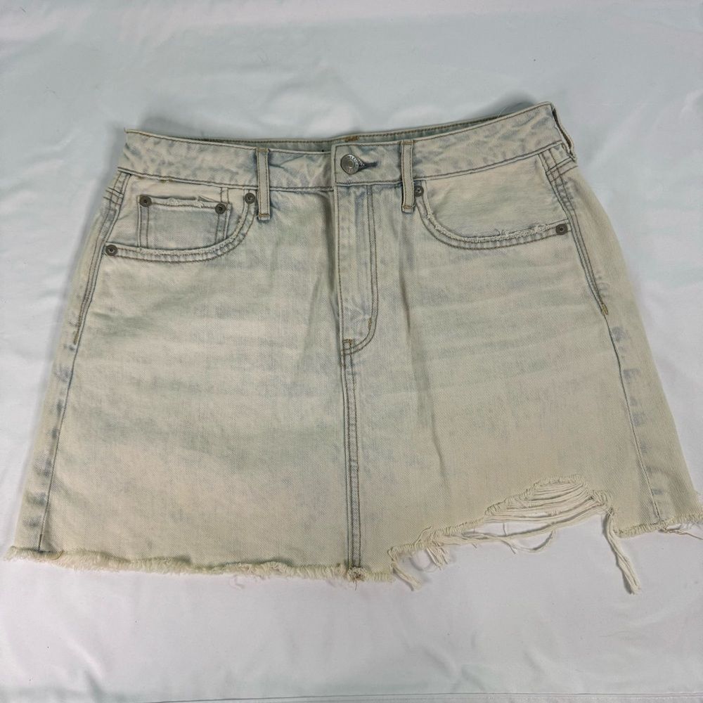 American Eagle sz 8 SHORT Light Wash Super High Waist Festival Denim Mini Skirt